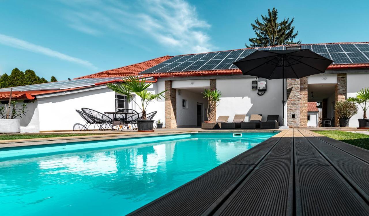 Szent Gyoergy Kuria Bed & Breakfast Kisharsány Dış mekan fotoğraf